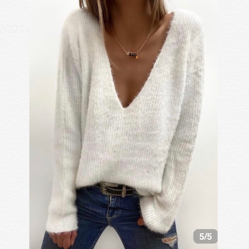 White V-Neck Loose Sweater - Picture 5 of 6